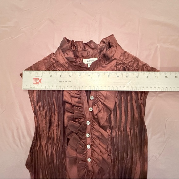 Jaipur Brown Sleeveless Ruched Blouse W/ Rhinestone Buttons Size Medium - Picture 8 of 9